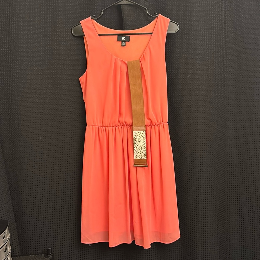 M dress with belt